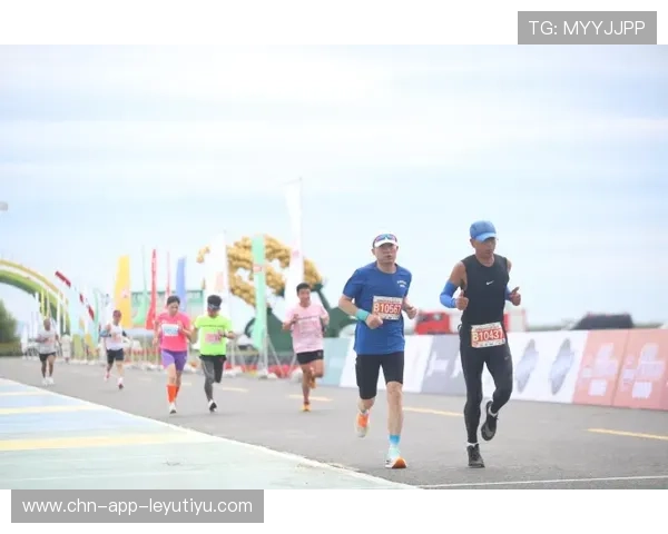 “武汉马拉松赛：决胜时刻，谁能迎风而上？”