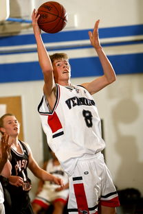 乐鱼体育官网下载-替补球员是否在关键比赛表现更专注稳定，替补球员应从什么位置入场